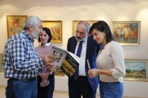 Նիկոլ Փաշինյանը, Աննա Հակոբյանն ու Ժաննա Անդրեասյանը այցելել են Վալմարի արվեստանոց