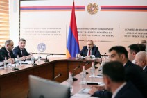 Премьер-министру представлен доклад о деятельности администрации Котайкской области за 2022 год и текущие программы