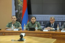 В Минобороны Армении проведено совещание, глава ведомства дал поручения