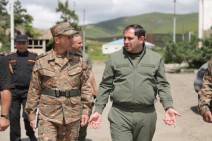 Սուրեն Պապիկյանը սպաներին հորդորել է կատարելագործել անձնակազմի շարային, ֆիզիկական, կրակային և մասնագիտական հմտությունները