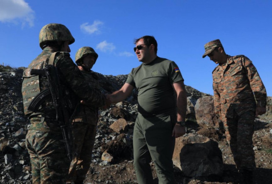 Սուրեն Պապիկյանն այցելել է առաջնագիծ