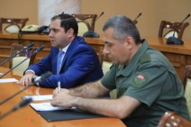 Պապիկյանը հանդիպել է արտերկրում հավատարմագրված ՀՀ ռազմական կցորդների հետ