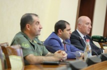 Երկրի ռազմաքաղաքական ղեկավարության ուշադրության կենտրոնում է ԶՈՒ-ն իրենց գործին լիարժեք տիրապետող սպաներով համալրելու գործընթացը. Սուրեն Պապիկյան