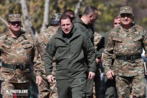 Մեղրիում իմ աչքերով տեսա, թե ինչպես է գնդակոծվում ռուսական սահմանապահ զորքերի կայանը, ինքս եմ նկարահանել. Տոնոյան (Տեսանյութ)