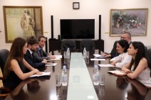 Ֆրանսիայի նորանշանակ դեսպանն այցելել է ԿԳՄՍ նախարարություն