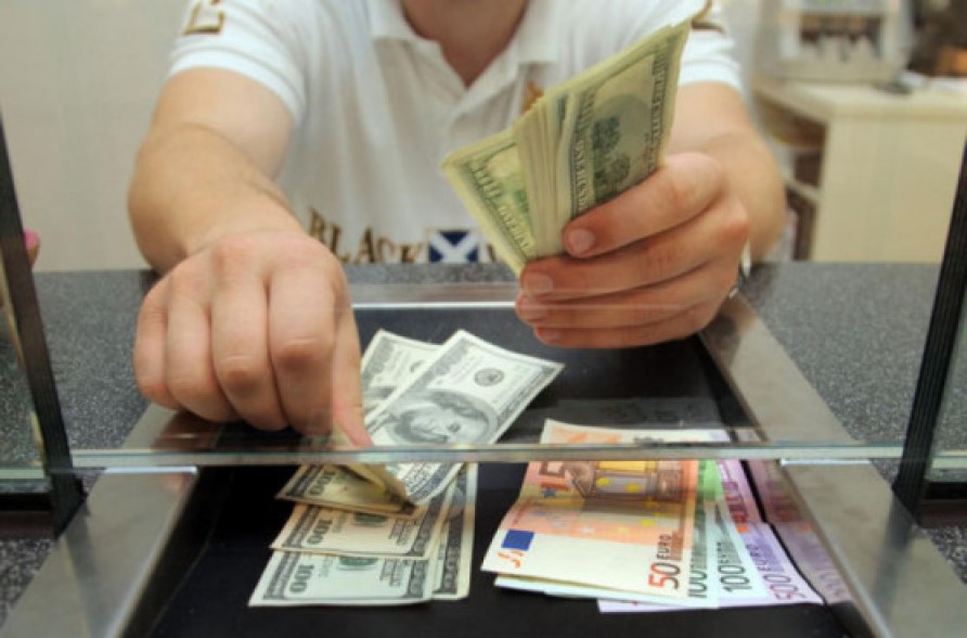 Курс евро в Армении – 408 драмов, рубль покупается по курсу 3.69 драмов