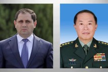 Сурен Папикян и Хе Вейдун обсудили вопросы, связанные с двусторонним сотрудничеством в сфере обороны