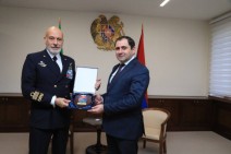 Обсуждены вопросы армяно-итальянского оборонного сотрудничества и региональной безопасности.