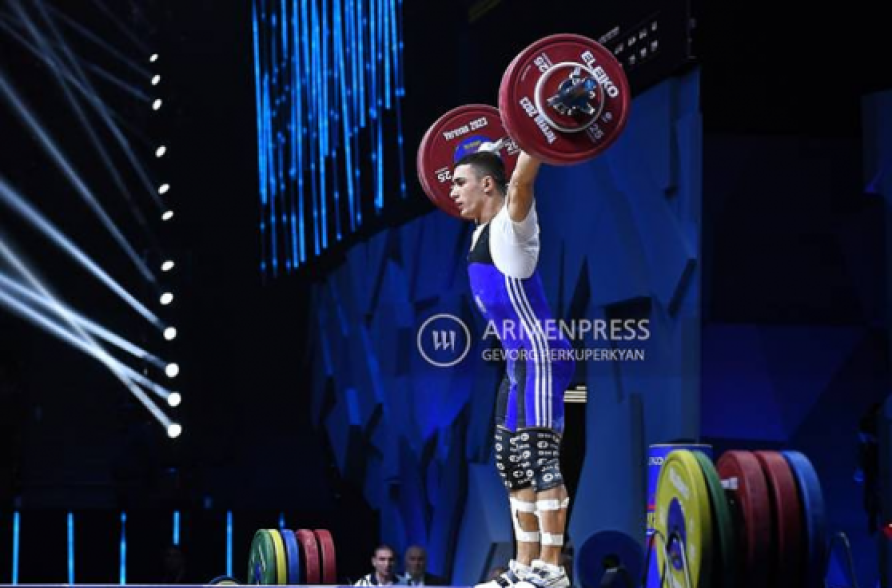 Тяжелоатлет Гор Саакян чемпион мира по тяжелой атлетике среди молодежи
