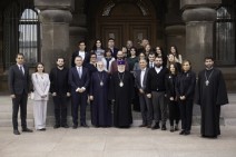 Ամենայն Հայոց Կաթողիկոսն ընդունել է «Նյումեգ» հրատարակչության ստեղծագործական կազմին