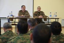 Էդվարդ Ասրյանը հանդիպել է արևելյան սահմանագոտու պաշտպանությունն իրականացնող զորամասերի սպայական կազմերի հետ