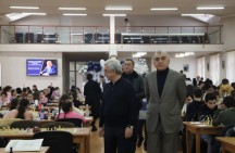 Սերժ Սարգսյանը և Տարոն Մարգարյանը Հայաստանի շախմատի ակադեմիայում հետևել են Անդրանիկ Մարգարյանի անվան 14-րդ հուշամրցաշարի ընթացքին