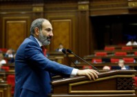 Ասել եմ՝ զինծառայողներին արգելեք խաղադրույք կատարել, կամ զանգում ասում են՝ սեղանը գցած է, մեր երեխուն ոնց ուզում եք՝ տեղ հասցրեք. Փաշինյանը՝ բանակում մահերի մասին