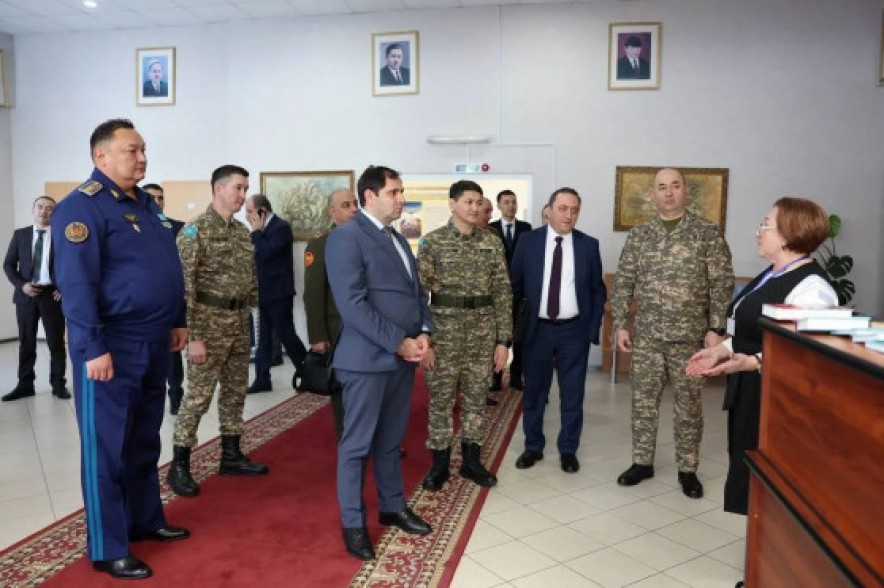 Сурен Папикян посетил военный колледж министерства обороны Республики Казахстан
