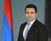 Հայոց բանակը մեր անցյալի, ներկայի ու ապագայի հենասյունն է, Աստված պահապան Հայոց բանակին. Ալեն Սիմոնյան