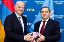 ՀՖՖ նախագահը Փարիզում հանդիպել է ՖԻՖԱ-ի նախագահի հետ