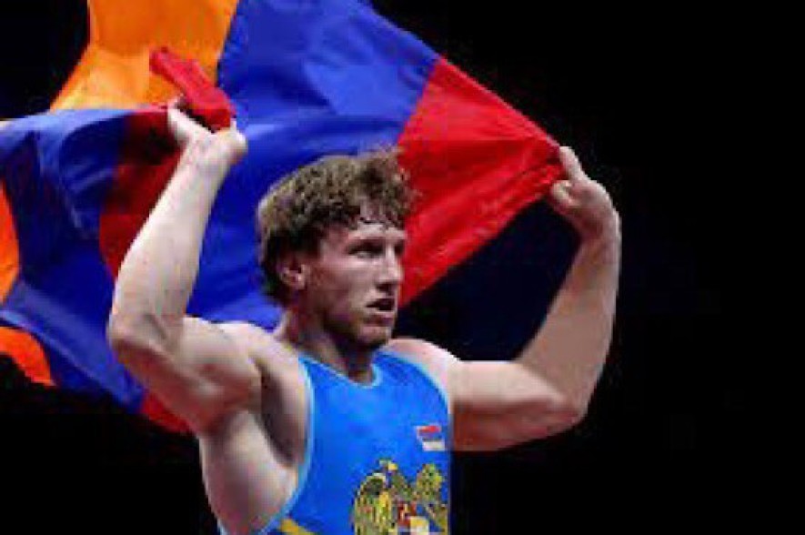 Артур Алексанян вышел в полуфинал чемпионата Европы
