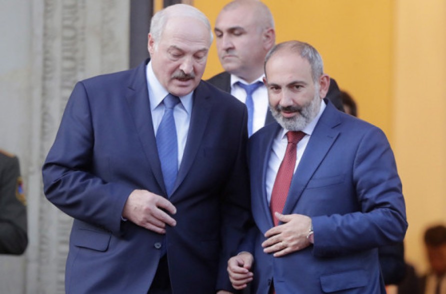 «Мы на это реагируем абсолютно спокойно»: Лукашенко прокомментировал вопрос членства Армении в ОДКБ