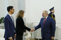 Пашинян встретился с главой миссии МВФ в Армении