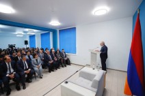 Никол Пашинян выступил с лекцией в Гюмрийском филиале Армянского государственного экономического университета