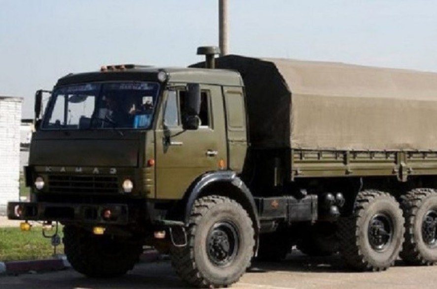 «Двое военнослужащих получили легкие телесные повреждения, ничего серьезного»: Минобороны о ДТП военного «Камаза»