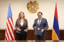 США продолжат содействие оборонным реформам, проводимым в Армении