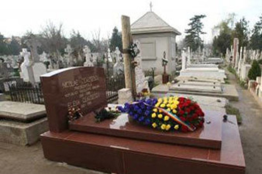 Диктатор Чаушеску, вытащенный из могилы ради ДНК, перезахоронен