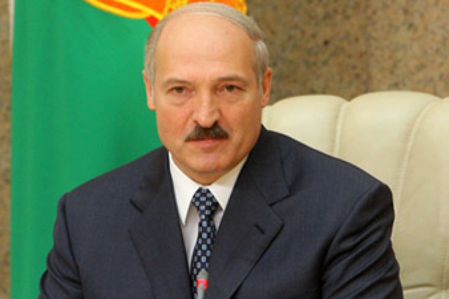 «Милые бранятся – только тешатся». Отношения Лукашенко-Медведев