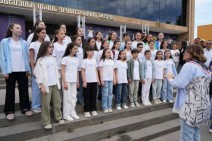 «Երազ իմ երկիր հայրենի». «Տա լույս» երգչախմբի գեղեցիկ կատարումը Գյումրիում՝ չնայած իշխանության արգելքներին