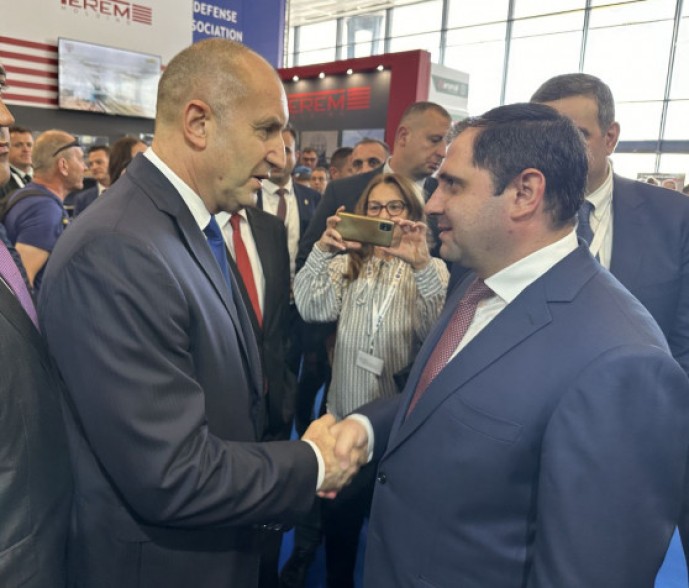 Սուրեն Պապիկյանը կարճատև զրույց է ունեցել Բուլղարիայի նախագահի հետ