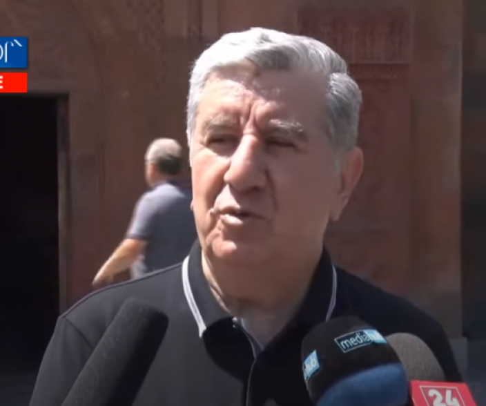 Նույնիսկ խորհուրդներ էր տալիս՝ ինչպես ապրել ավելի առողջ ու գեղեցիկ. Թովմաս Պողոսյանը երբեք չի լսել, որ Լալա Մնացականյանն առողջական խնդիրներից բողոքի (Տեսանյութ)