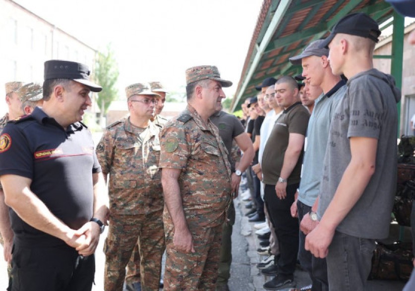 Ասրյանը զորակոչիկներին մաղթել է բարի ծառայություն