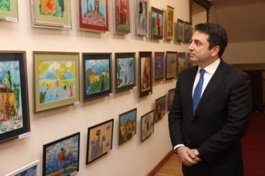 Խորհրդարանում «Palette Art Studio»-ի նախաձեռնությամբ բացվել է «Ստեղծագործիր» խորագրով ցուցահանդես