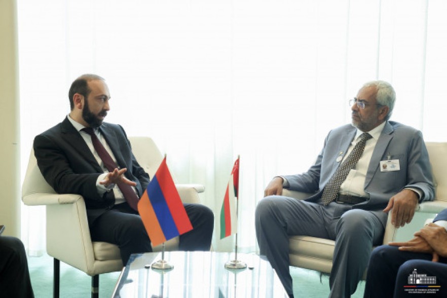 Արարատ Միրզոյանը հանդիպել է Օմանի էկոնոմիկայի նախարարի հետ