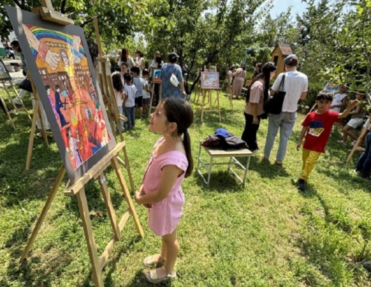 «Ես նկարում եմ իմ իրավունքները» խորագրով բացօթյա ցուցահանդեսը կգործի մինչև սեպտեմբեր