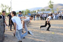 Պապիկյանը պարգևատրել է մրցույթներում հաղթած աշակերտներին