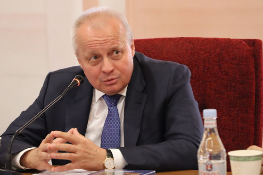 «Մեր ժողովուրդների փոխգործակցությունը հումանիտար գիտության ոլորտում շատ խորը պատմություն ունի»․ Սերգեյ Կոպիրկինը՝ հայ և ռուս բանասերների, պատմաբանների մասնակցությամբ գիտաժողովին