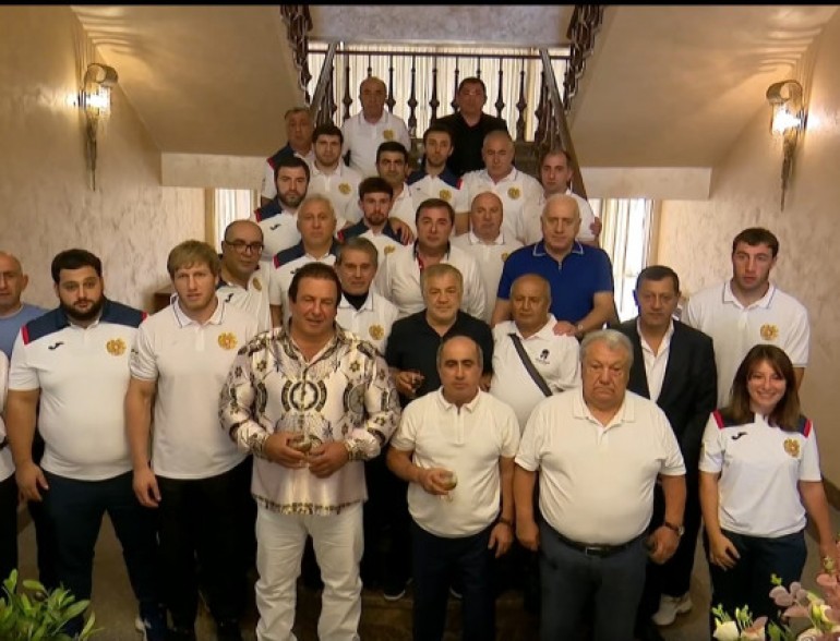 «Մեր մարզիկները կարողացան այս ծանր օրերին հայ ազգին հպարտություն և հաղթանակ պարգևել»․ ՀԱՕԿ նախագահը պարգևատրել է օլիմպիական խաղերի մեդալակիրներին (Տեսանյութ)