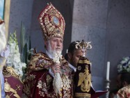 Мы верим во внутреннюю силу нашей нации и возрождение нашего народа: Пусть лампада Просветителя вечно сияет животворящим светом Святого Миро в армянском мире