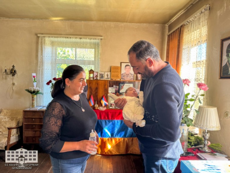 Родились Анна и Мариам, сестры-близнецы погибшего в 44-дневной войне Варужана Сагумяна: Фотографии
