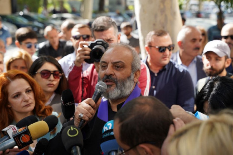 Հայաստանի իշխանությունները չեն պաշտպանում Բաքվի բանտերի մեր հայրենակիցների իրավունքները. Սրբազան