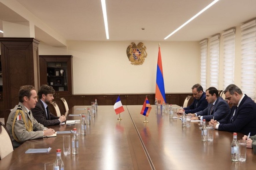 Պապիկյանը Ֆրանսիայի դեսպանի հետ քննարկել է պաշտպանության բնագավառում Հայաստան-Ֆրանսիա  համագործակցության ընթացքն ու ծրագրերը