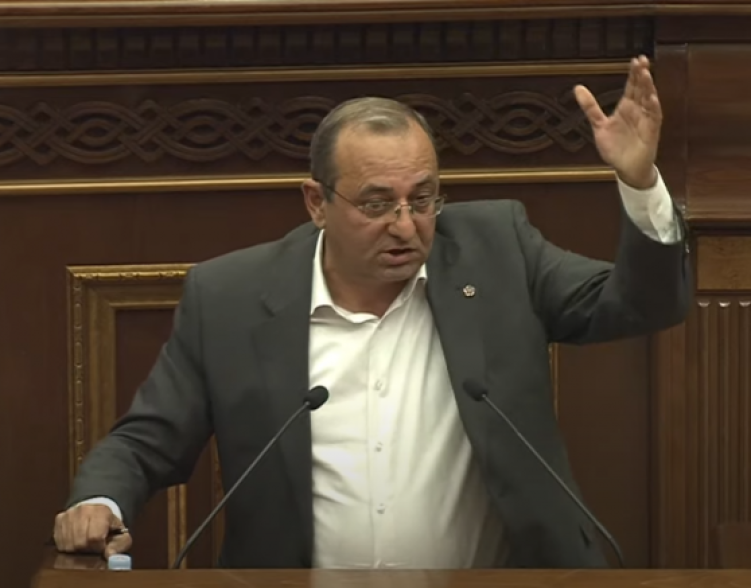 Փաշինյանը, երբ 2014-ին կողմ էր քվեարկում «Վարչատարածքային բաժանման մասին» օրենքին, ինքն էլ էր այդ ժամանակ մտածո՞ւմ՝ Արցախն Ադրբեջան է և վերջ. Մինասյան (Տեսանյութ)