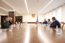 Սուրեն Պապիկյանը Վրաստանի դեսպանի հետ քննարկել է պաշտպանության բնագավառում համագործակցության հեռանկարները
