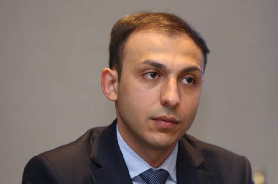 Արցախյան հանրությունը պետք է իմանա` ո՞վքեր են իրենց իրավունք վերապահում արցախցիների անունից խոսել և նրանց շահերին հակասող առաջարկներ ներկայացնել. Գեղամ Ստեփանյան