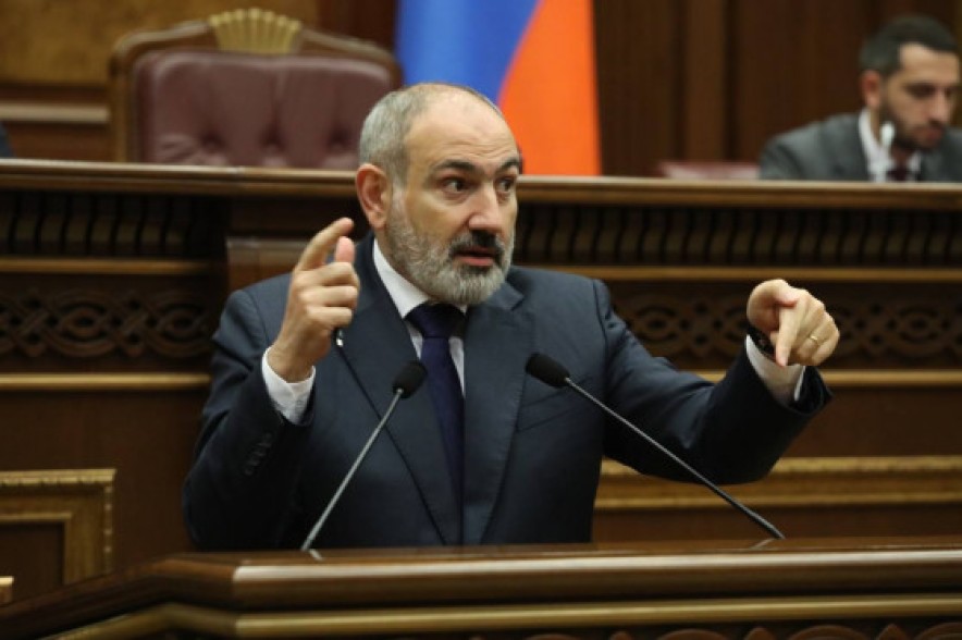 Դադարեցնել բանակի սրբագործման մոտեցումը. ասում ենք ՝ «զինվորը, իրա ցավը տանեմ, կանի ինքը, ինքը գիտե՞ք՝ ում սերունդնա՝ Տիգրան Մեծի, հեսա ստեղից տալու ա, դուրս գա Մադագասկար կղզի». Փաշինյան․Տեսանյութ