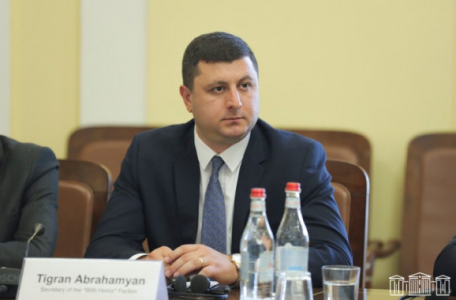 Эти власти сделали армию и другие институты, обеспечивающие государственную безопасность, уязвимыми — Абрамян