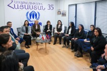 Օգնություն՝ փախստականներին. Լեհաստանի նախագահի կինը ՀՀ-ում հանդիպել է Արցախից բռնի տեղահանվածների հետ