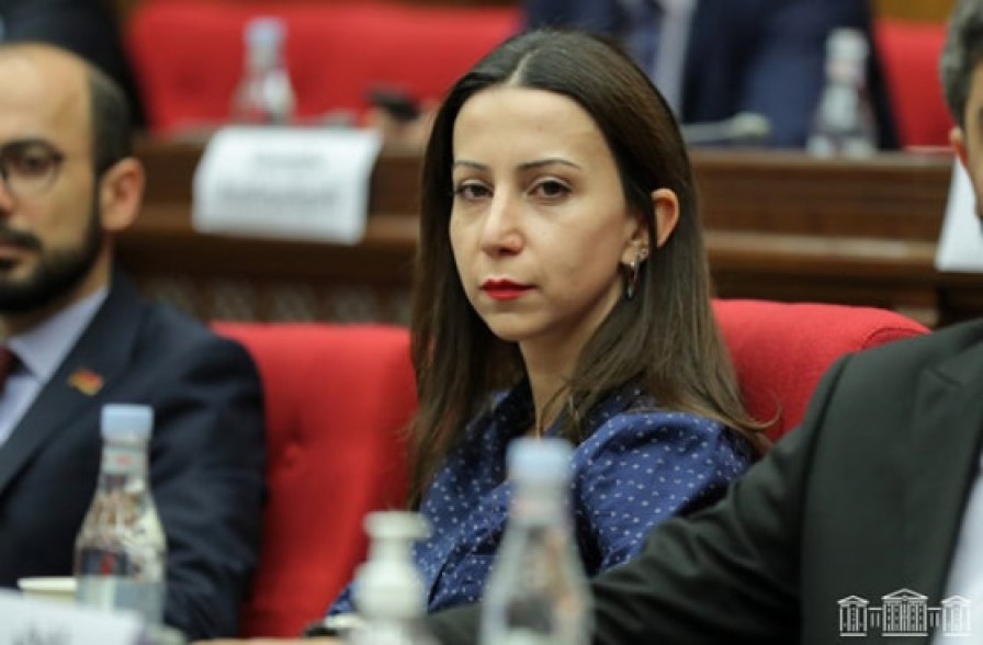 Եթե խոսում ենք «արկածախնդրությունից», հասկանանք՝ ե՞րբ սկսվեց այն, ո՞ւմ օրոք, ԼՂԻՄ-ից դուրս յոթ, վեց կամ հինգ շրջանների համար թափված արյունը ո՞ւմ ձեռքերին է. ՔՊ-ական պատգամավոր