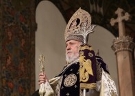 Сегодня наша страна встревожена внутренними проблемами: давайте объединимся ради нашей страны: Послание Верховного Патриарха и Католикоса Всех армян Гарегина II